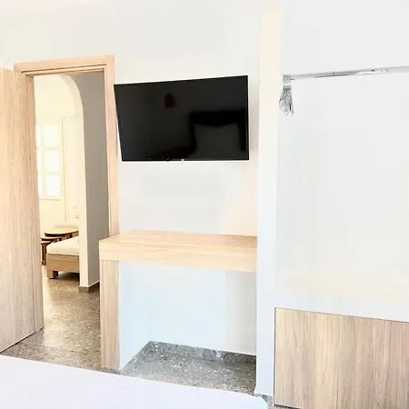 Sakellis 1- Steps To & Town アパート