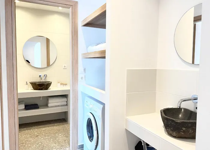 Sakellis 1- Steps To & Town Kardamena (Kos)