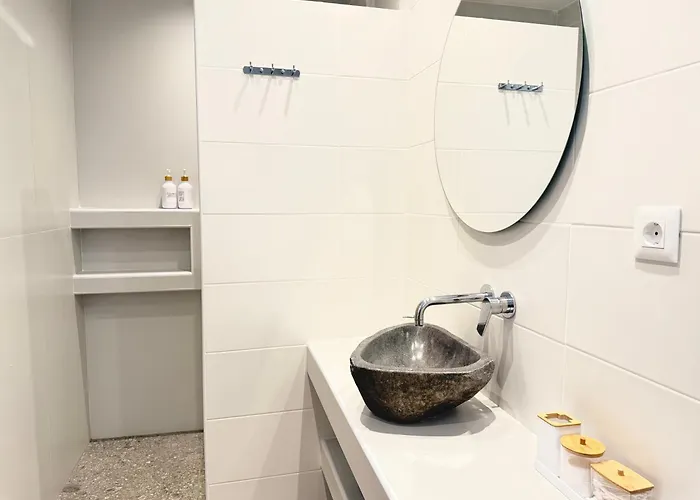 Sakellis 1- Steps To & Town Appartement